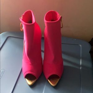 Hot pink pointed peekaboo toe heel